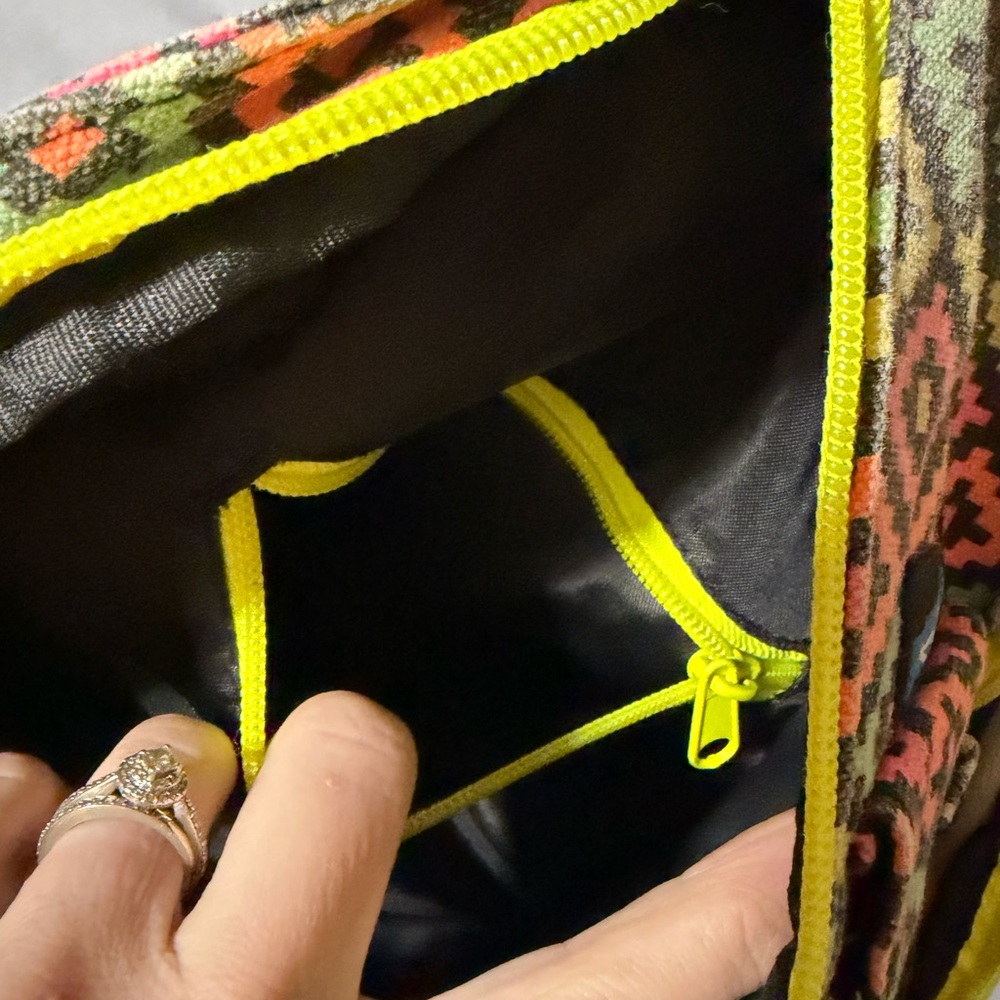 Kavu Multicolor Geometric Backpack - Picture 8 of 12